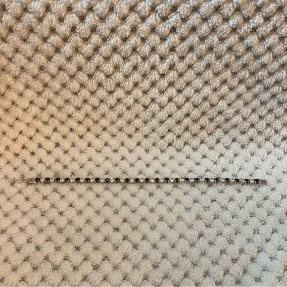 Simulated Black & White Diamond Tennis Bracelet in Silvertone (8 in) 7.9… - Picture 9 of 16